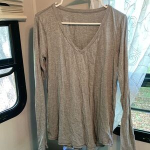 Long sleeve Lululemon shirt in great condition!